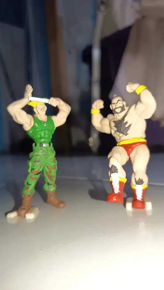 Street Fighter Look In The Mirror Figure