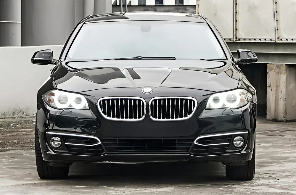 BMW 520i LUXURY LCI 2015 ODO 38RB MILES PAJAK 12 2026 KM RENDAH