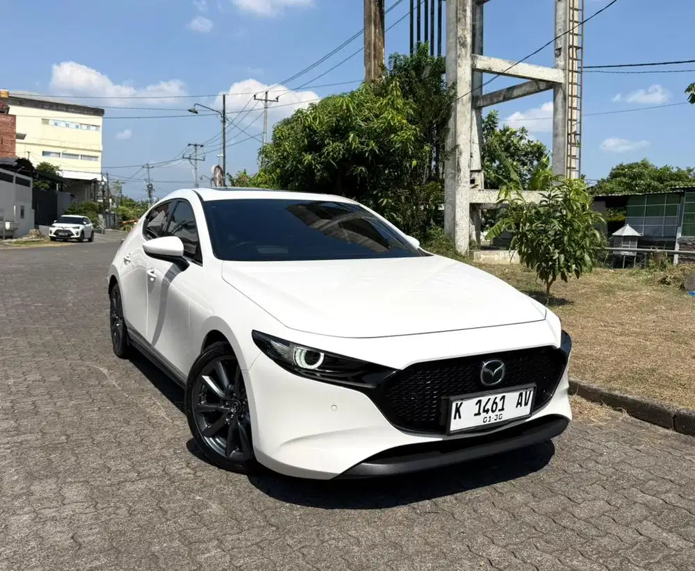 (ODO 15rb) Mazda 3 Hatchback 2020 Putih Matic LOW KM FULL ORI !