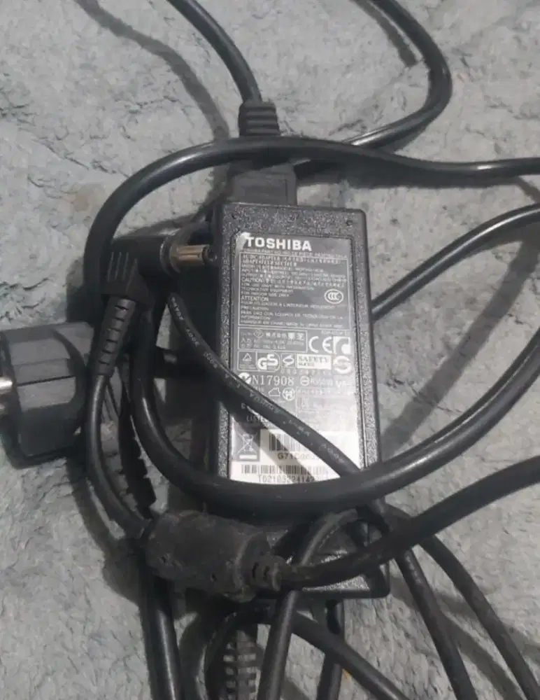 Charger Ori Laptop TOSHIBA type PA13714U