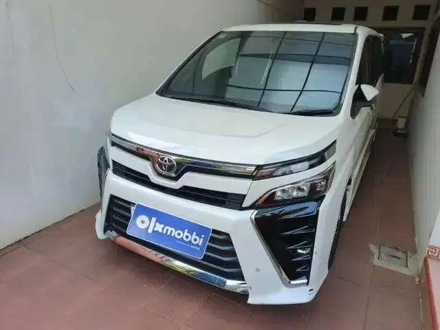 DP RENDAH Toyota Voxy 2.0 Bensin-AT 2018 ERJ