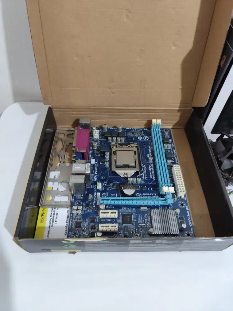 PAKET MOTHERBOARD GIGABYTE H61 + PROCESSOR I5-3570 LIKE NEW