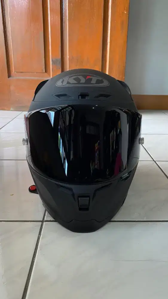Helm Fullface KYT Striker