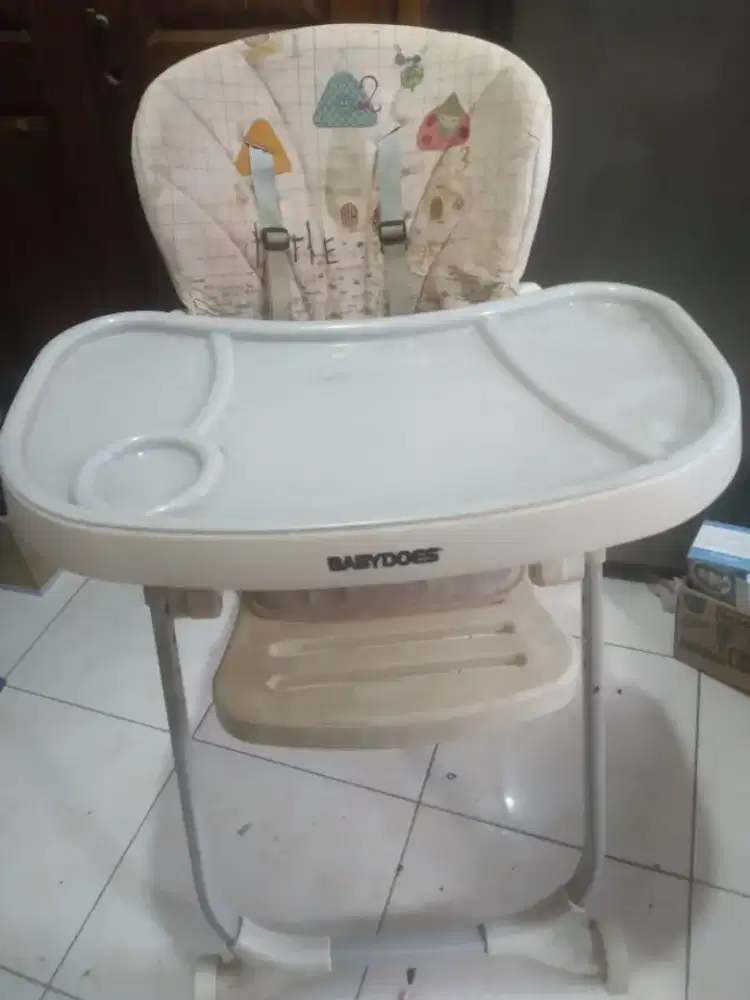 Kursi makan untuk Bayi