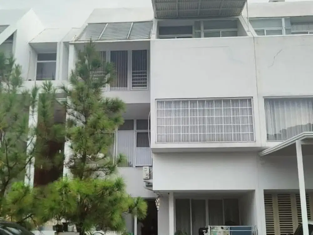 Dijual Cepat Rumah 3 Lantai Semi Furnished Cluster Asera, Harapan Indah, Bekasi, 029