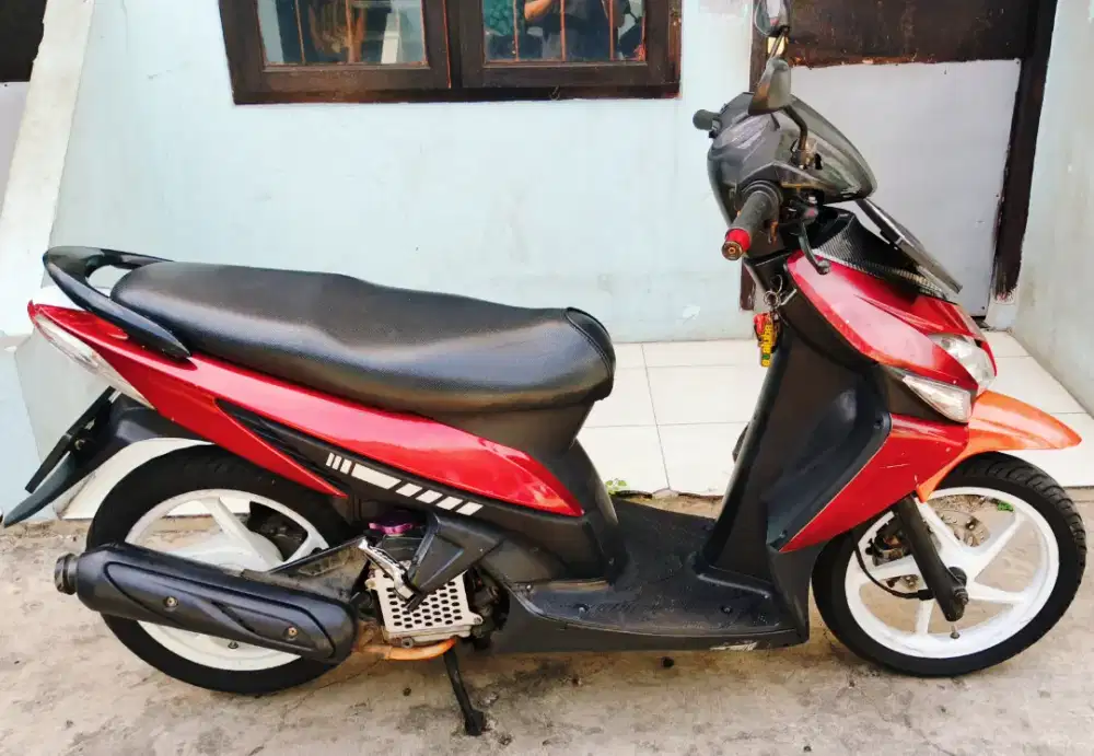 Honda Vario Merah Tinggal Gas