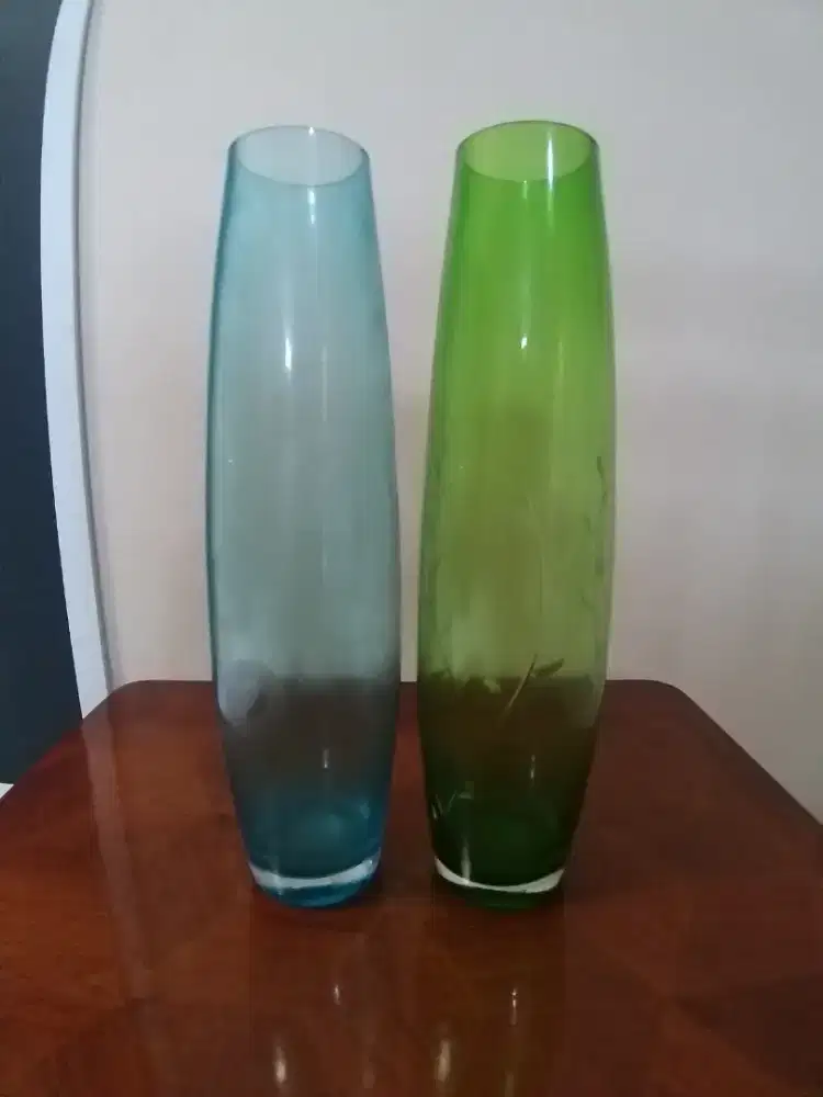 2 buah Vas kaca tinggi cantik