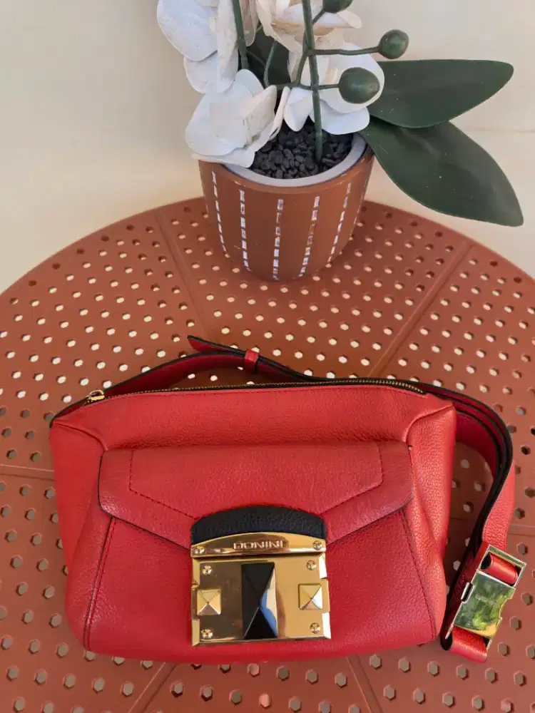 Original Second Like New Tas Wanita Donini Monti 608 Red siap pakai