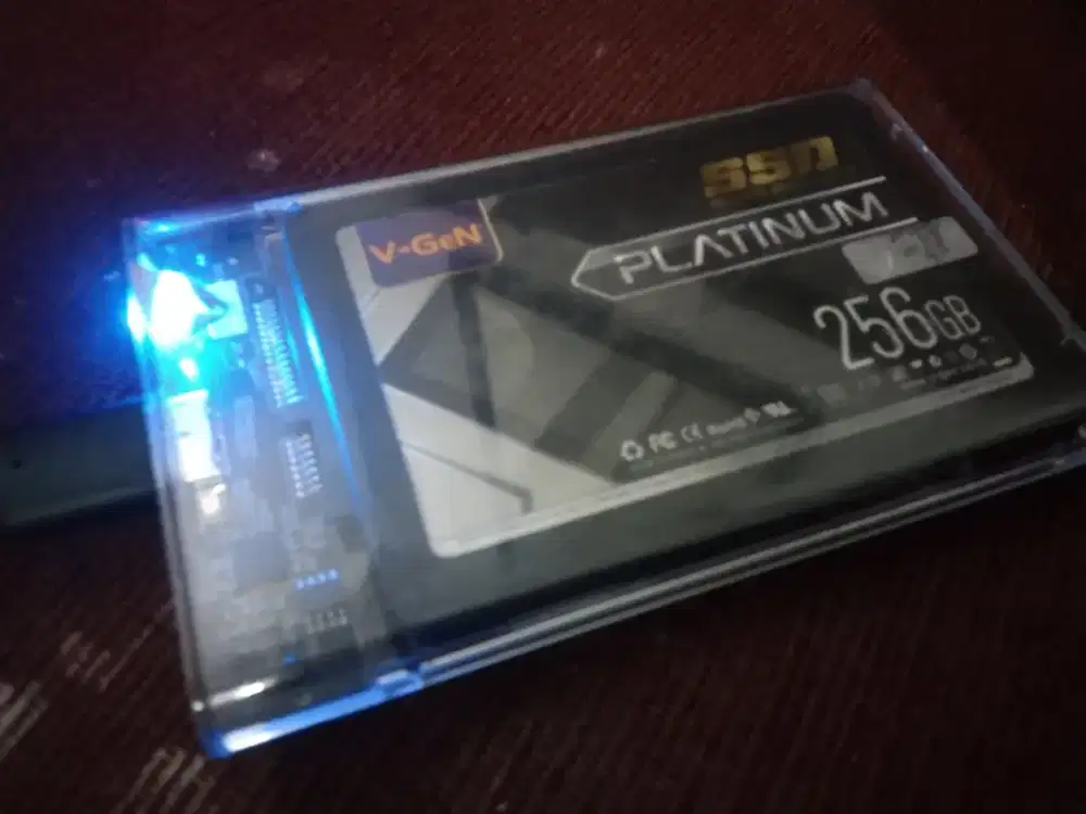 Hardisk SSD sata merk Vgen 256 gb health 100 persen sudah ada win 10