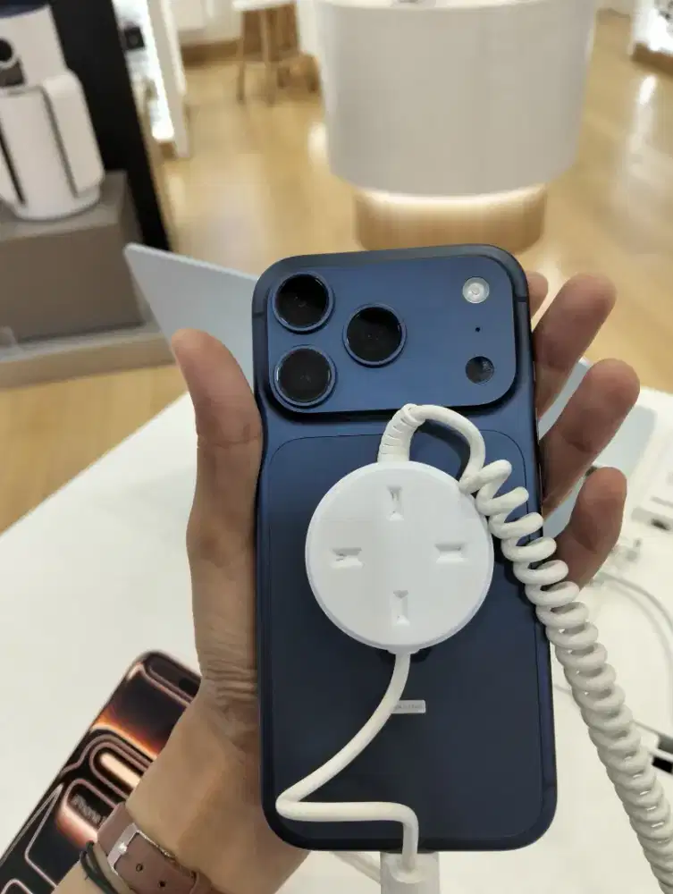 Handphone iPhone 17 Pro