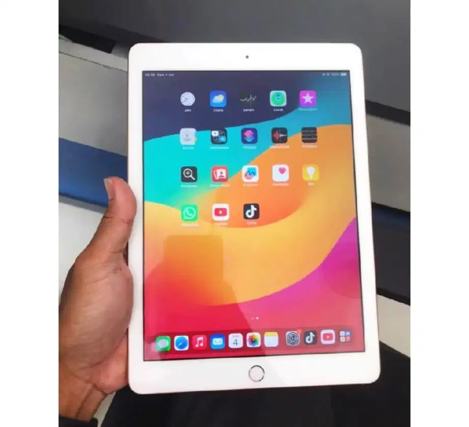 iPad Generasi 6 Silver 32GB Wi-Fi Normal Bebas Reset MURAH NETT