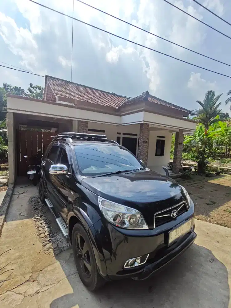 RUSH 2010 TIPE G MANUAL HITAM