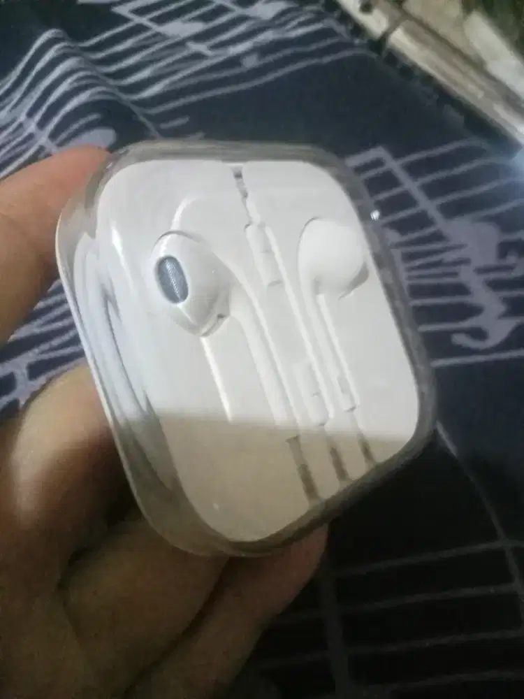 Handsfree original iPhone bawaan dari iphone 6 sy tdk pernah dipake