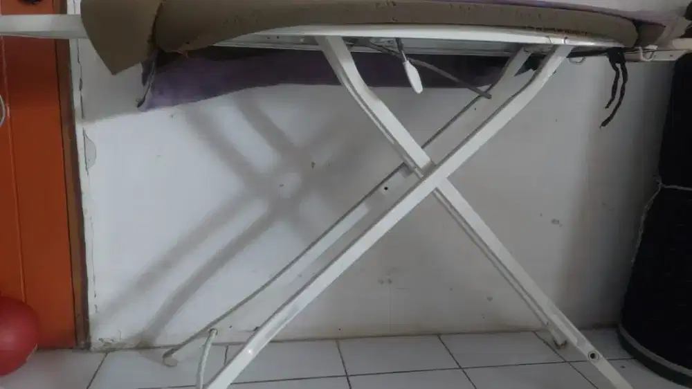 Meja setrika second