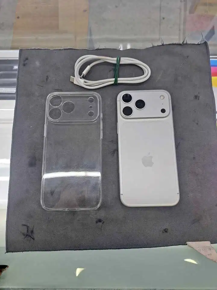 Second IPhone 17 Pro Max 1TB Garansi Blibli ON 12 Febuari 2027 Mulus