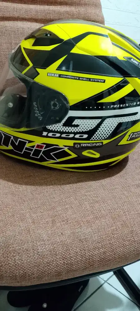 Helm full face NHK GP 1000
