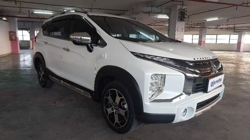 TDP 11 JT Mitsubishi Xpander 1.5 Cross Bensin-AT Hitam 2021