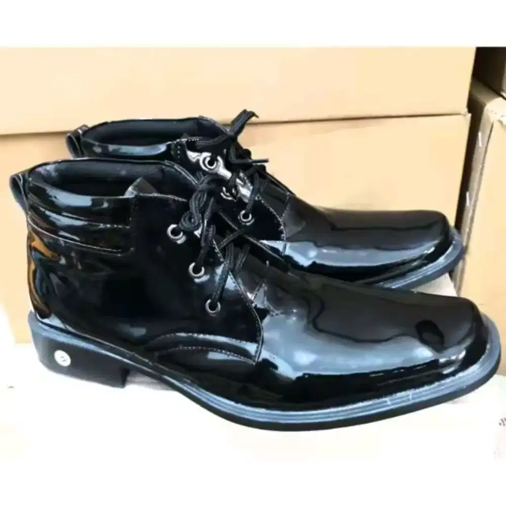 Sepatu Pdh mengkilap talian