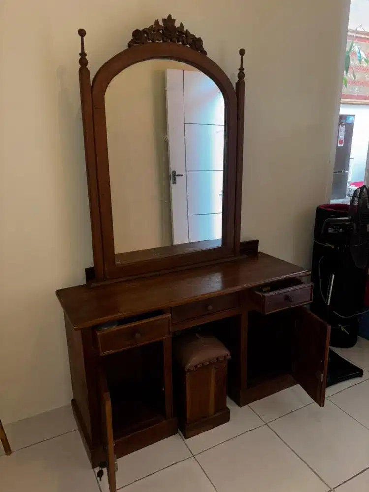 Bufet Jati Meja Rias
