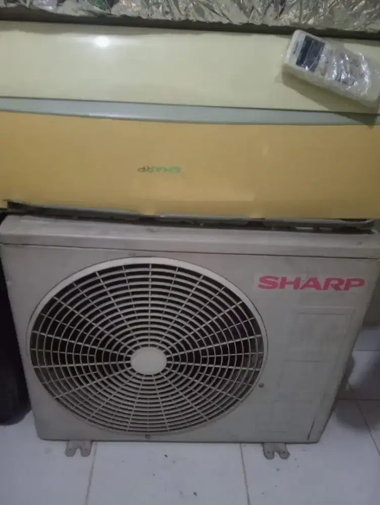 Ac  Merk Sharp 1/2  PK 
Ac Hidup 
Minus kurang dingin