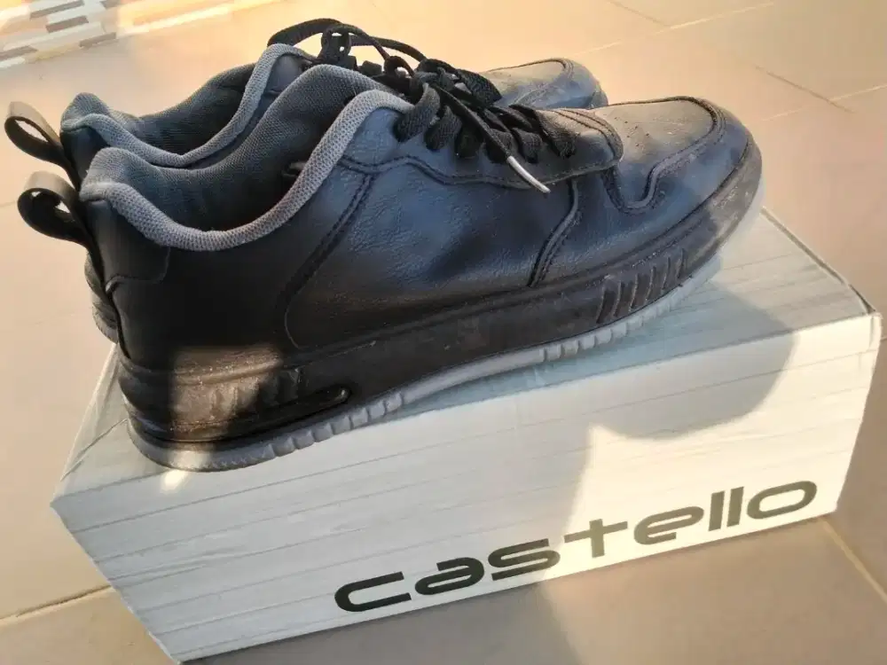 Sepatu fullblack castelo size 41