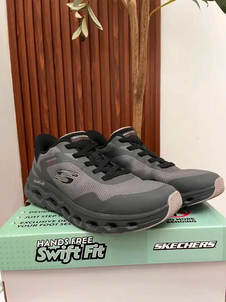 Dijual Sepatu Skechers no 43 Ori (98% like new) ex Sport Station