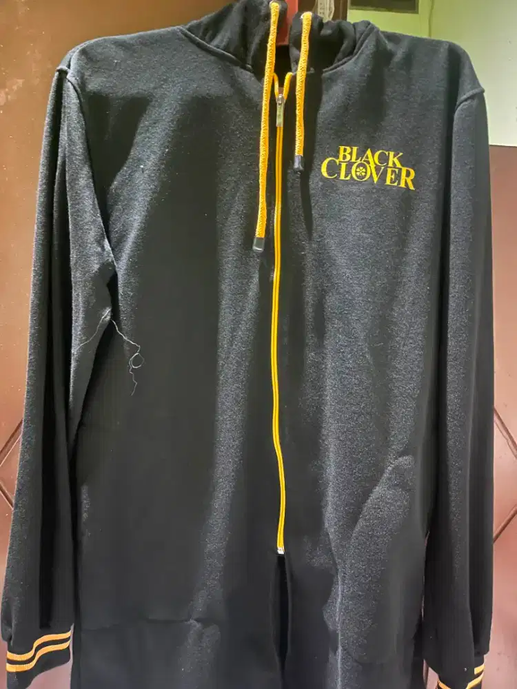 Sweater Black Clover Original