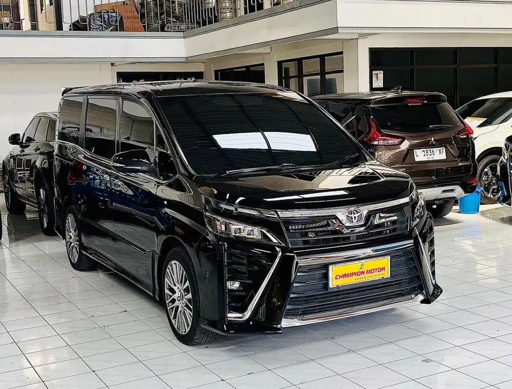Kilometer rendah Toyota Voxy 2.0 AT 2019