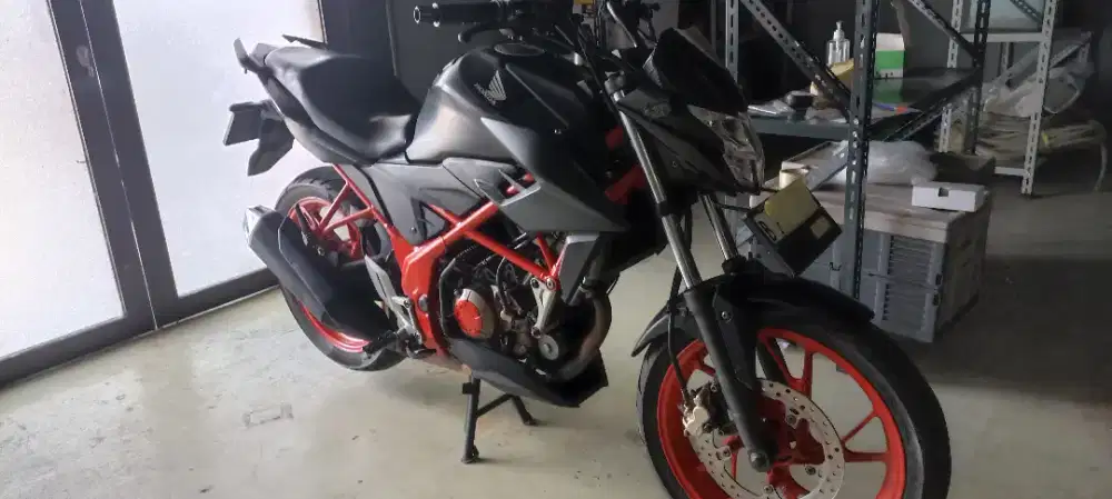 Honda CB150R StreetFire