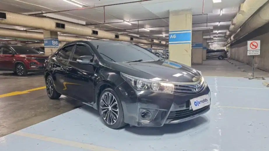 Toyota Corolla Altis 1.8 V Bensin-AT 2016