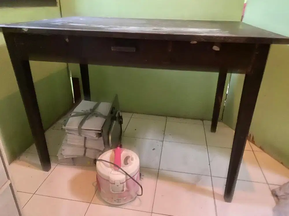 meja bahan jati bekas untuk belajar