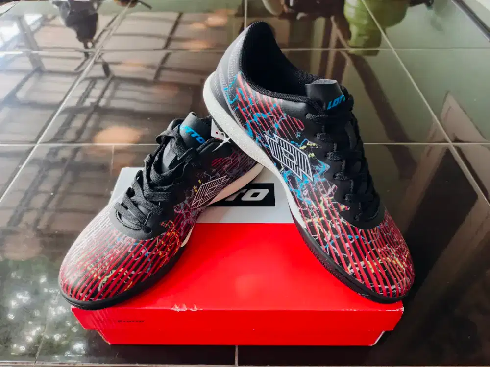Sepatu Futsal Lotto Emerson Red Size 44 Original BNIB Baru SALE