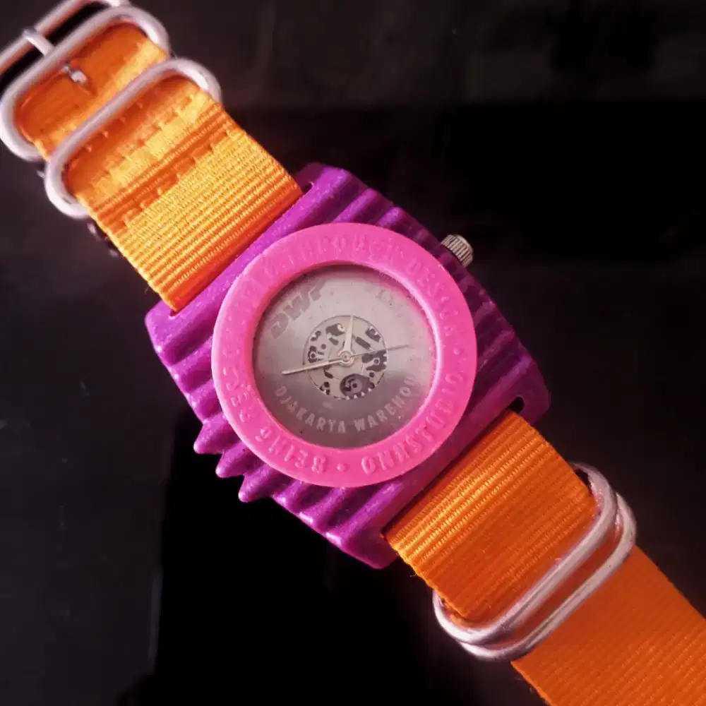 Jam tangan.jam tangan unik.