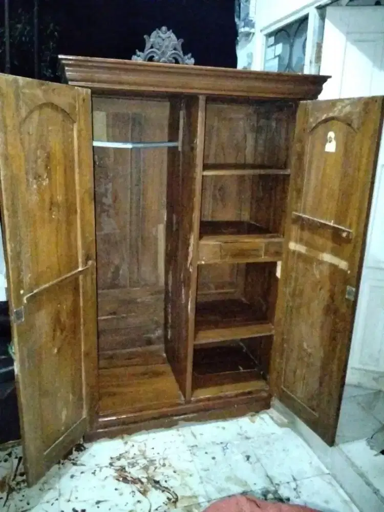 Lemari jati bagus