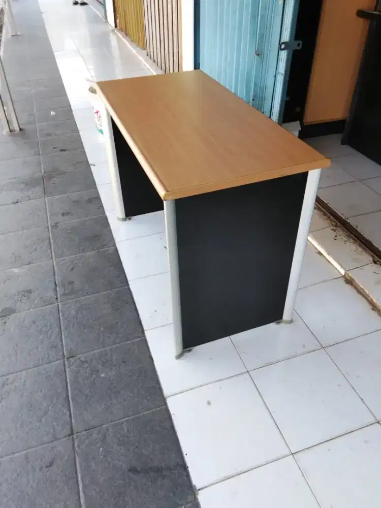 Meja serbaguna meja belajar