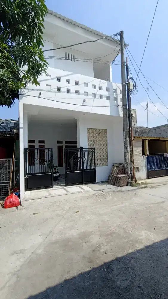 DiKontrakan Rumah 2 Lantai 3 Kamar Tidur di Karawang Timur