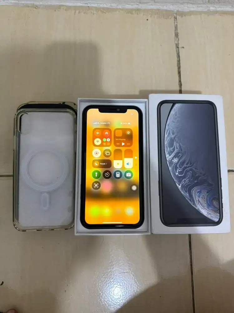 iPhone XR 64 gb iBox