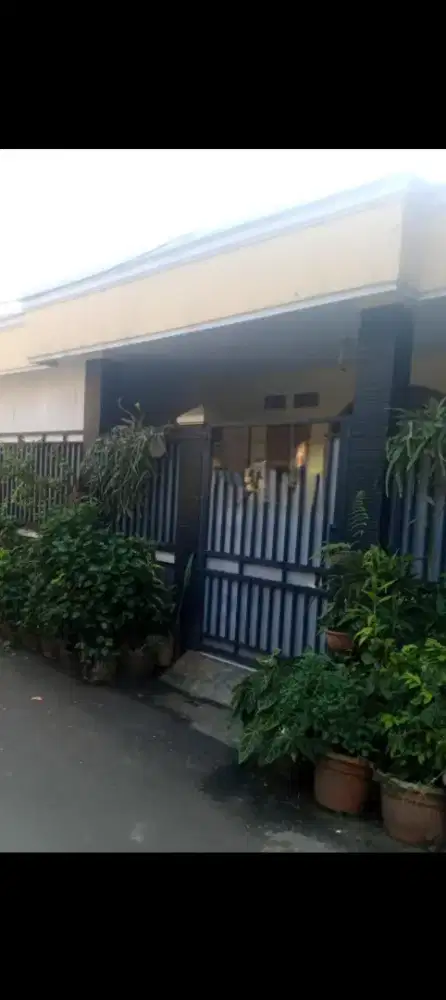 Rumah akses mobil [ non carford ] di meruya selatan dkt palmerah