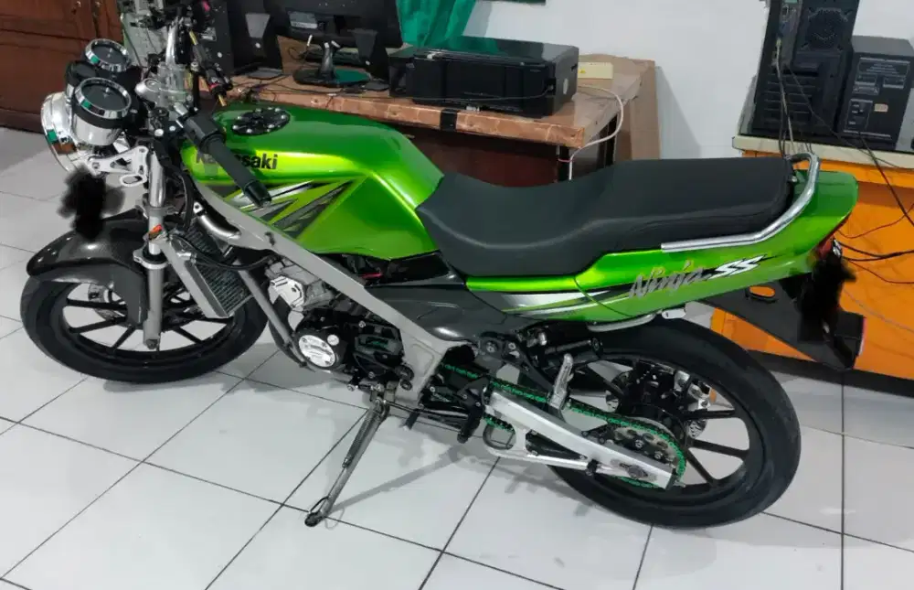 Jual santai Kawasaki ninja R upgrade SS