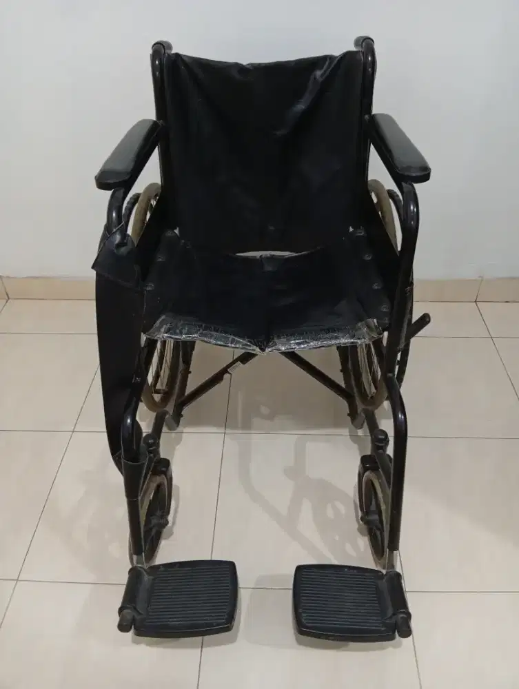 Di Jual kursi roda merek GEA