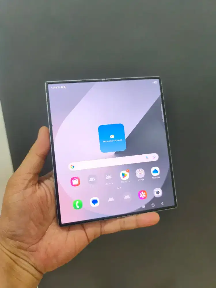 SAMSUNG GALAXY Z FOLD 6 5G RAM 12/256GB SEIN

MULUS LIKE NEW
