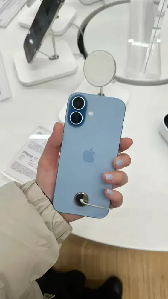 iPhone 17 256GB free Adaptor Ori Apple Garansi iBox