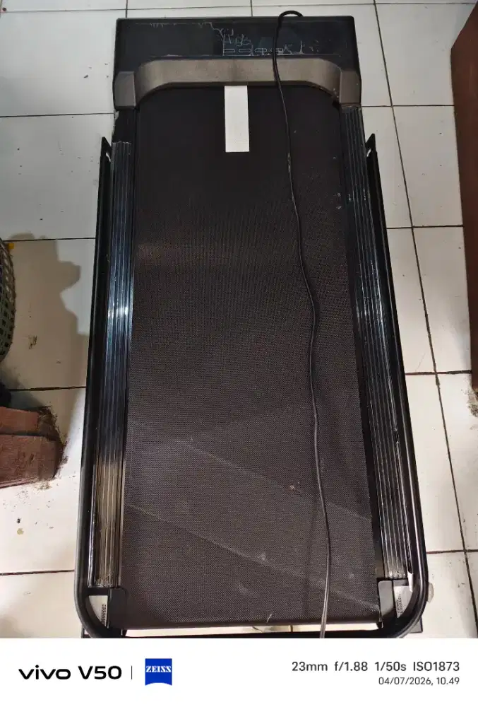 TREADMILL ALAT OLAHRAGA LARI