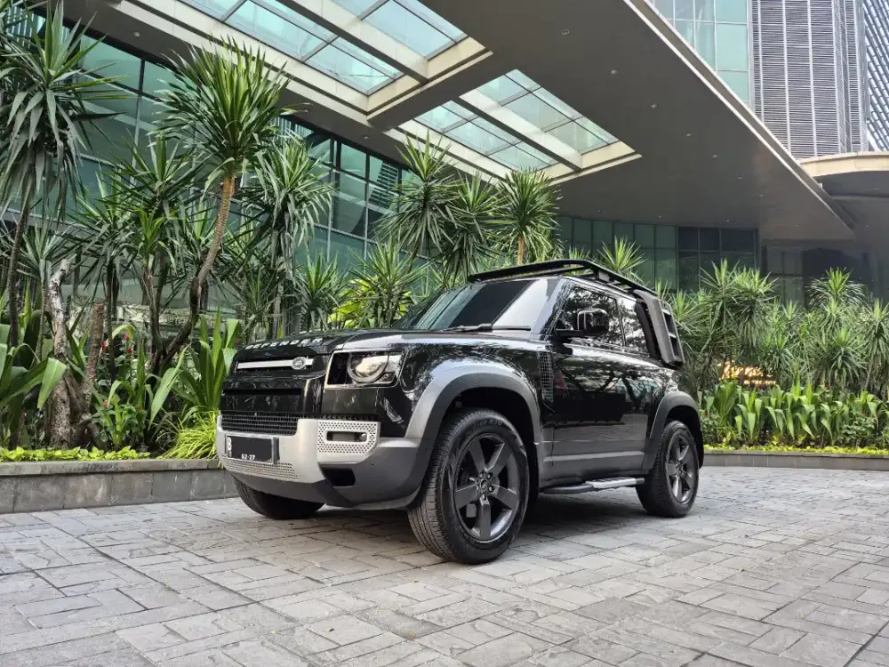 2021 Land Rover Defender 90 P300 km 10rb