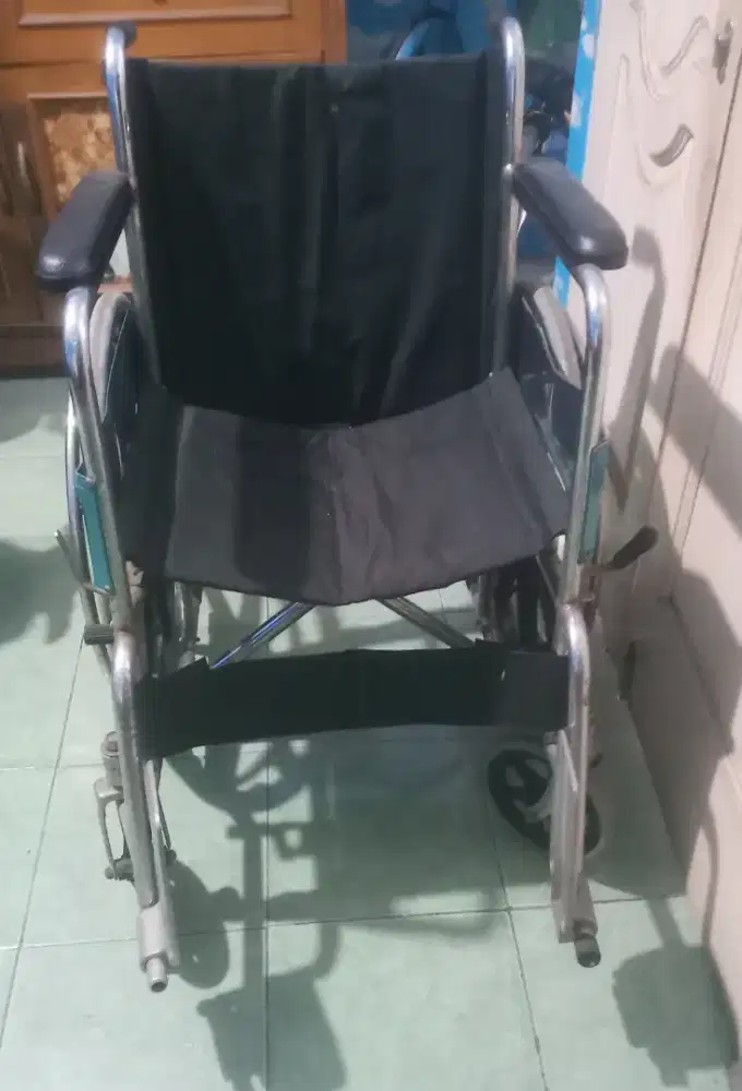 Dijual kursi roda