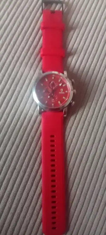 Jam tangan ferrari