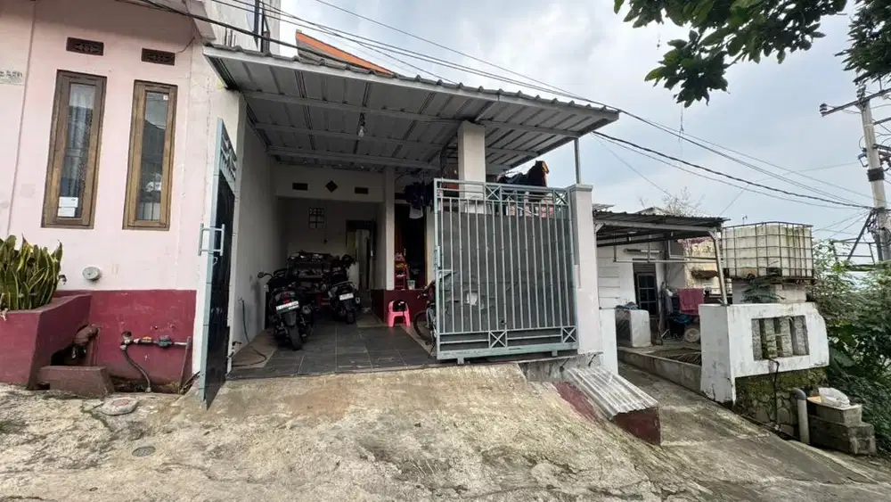 Dijual rumah 2 lantai paku haji siap huni