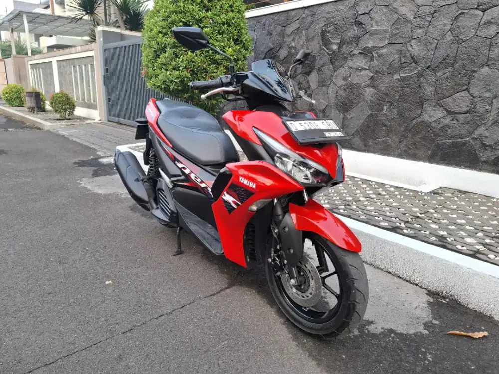 Aerox 155 connected