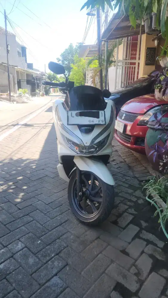 JUAL CEPAT HONDA PCX 2019 PUTIH