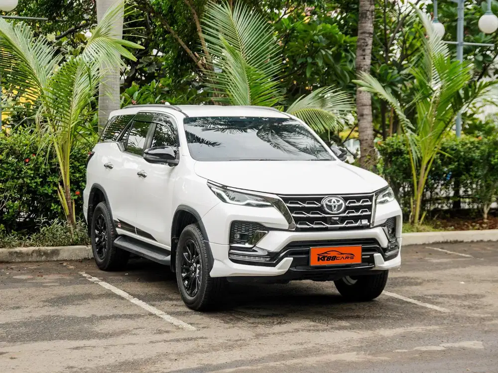 Toyota Fortuner GR 2.8 AT Tahun 2022